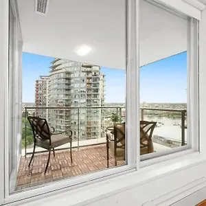  Apartment Water View In Downtown Canada