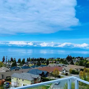  Holiday home Modern House With Abundant Ocean View Canada